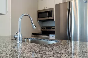 308 E 31st St, Houston, TX 77018 - Photo 4