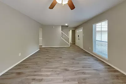 11 Fiddleleaf Court, The Woodlands, TX 77381 - Photo 2