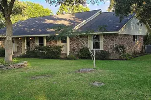 2505 Mary Ave, Pearland, TX 77581 - Photo 2