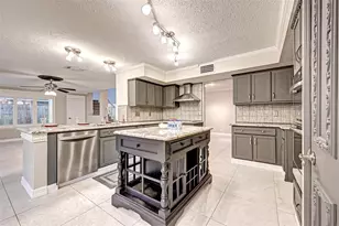 1549 Beaconshire Rd, Houston, TX 77077 - Photo 20