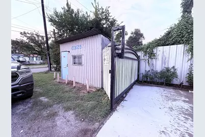 6325 Cullen Boulevard, Houston, TX 77021 - Photo 12