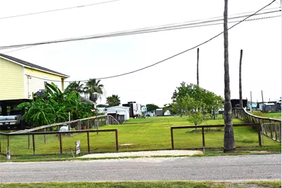 1197 County Road 202, Sargent, TX 77414 - Photo 2