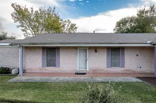 114 Caldwell St, Baytown, TX 77520 - Photo 6