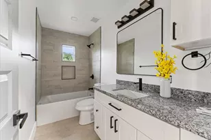 8655 Tilgham St, Houston, TX 77029 - Photo 18