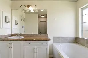 100 Oakwood Ct, Huntsville, TX 77320 - Photo 16