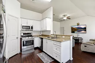 100 Oakwood Ct, Huntsville, TX 77320 - Photo 10