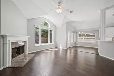 116 N Acacia Park Circle, The Woodlands, TX 77832 - Photo 10