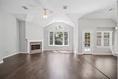 116 N Acacia Park Circle, The Woodlands, TX 77832 - Photo 8