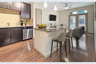 2700 Brazos Street #4310, Houston, TX 77006 - Photo 2