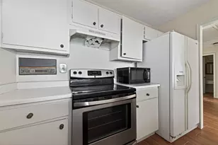 10913 Bexley Dr, Houston, TX 77099 - Photo 16