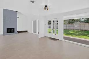 11923 Riverview Dr, Houston, TX 77077 - Photo 12