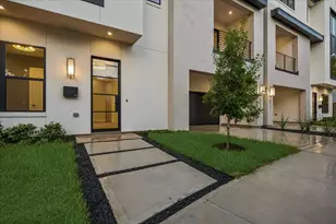 619 Bomar Ave, Houston, TX 77006 - Photo 2