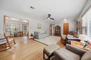 1607 S Chappell Hill St, Brenham, TX 77833 - Photo 2