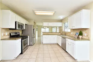 3522 Pecan Point Dr, Sugar Land, TX 77478 - Photo 6