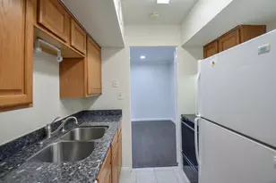 2121 Fountain View Dr, Houston, TX 77057 - Photo 2