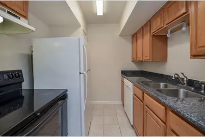 2121 Fountain View Drive #50, Houston, TX 77057 - Photo 4