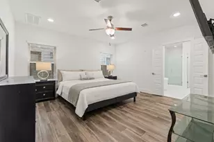 1430 W 34th 1/2 St, Houston, TX 77018 - Photo 18