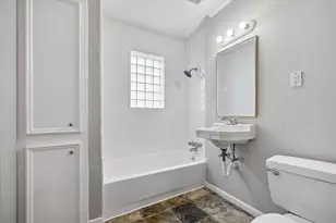 3618 Garrott St, Houston, TX 77006 - Photo 10