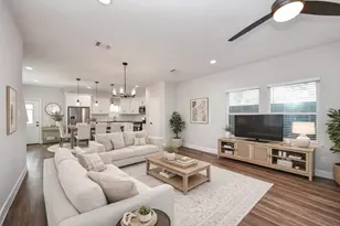 6910 J W Peavy Dr, Houston, TX 77011 - Photo 1