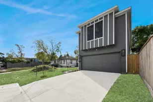 6910 J W Peavy Dr, Houston, TX 77011 - Photo 36