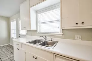 4924 Palmetto St, Bellaire, TX 77401 - Photo 16