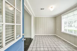 4924 Palmetto St, Bellaire, TX 77401 - Photo 2