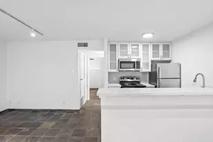 3602 Garrott Street St, Houston, TX 77006 - Photo 4