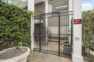 3602 Garrott Street St, Houston, TX 77006 - Photo 2