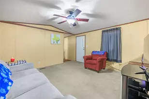 3940 Davis Rd, Muldoon, TX 78949 - Photo 10