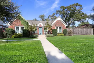 215 Avenue Of Oaks Street, Houston, TX 77009 - Photo 2