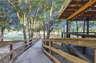 1010 Kilgore Rd, Baytown, TX 77520 - Photo 4