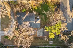 7921 Westwood Dr, Houston, TX 77055 - Photo 2