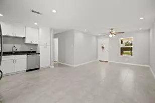 5123 Ridgeway Dr, Houston, TX 77033 - Photo 4