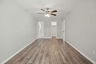 5123 Ridgeway Dr, Houston, TX 77033 - Photo 10