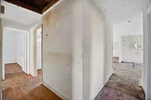 9022 Beverly Hill St, Houston, TX 77063 - Photo 30