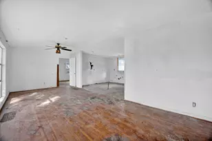 9022 Beverly Hill St, Houston, TX 77063 - Photo 12