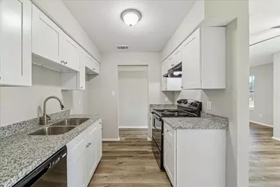 6022 Meadowbrook Drive, Hitchcock, TX 77563 - Photo 4