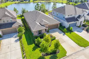 53 Sunrise Crest Trail, The Woodlands, TX 77375 - Photo 2