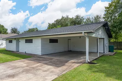 909 W Curtis Avenue, Orange, TX 77630 - Photo 2