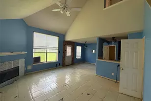 12823 Glorywhite Ct, Houston, TX 77034 - Photo 2