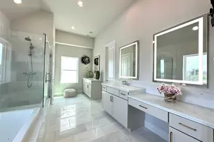 11057 Chatterton Dr, Houston, TX 77043 - Photo 10