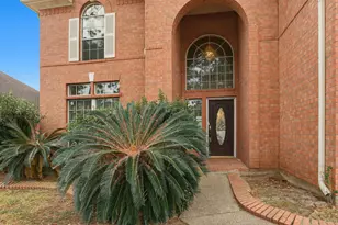 2412 Piney Woods Dr, Pearland, TX 77581 - Photo 4