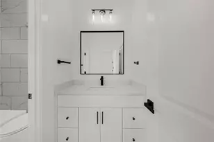 4406 Bond St, Houston, TX 77026 - Photo 14