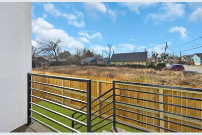 4406 Bond Street, Houston, TX 77026 - Photo 18