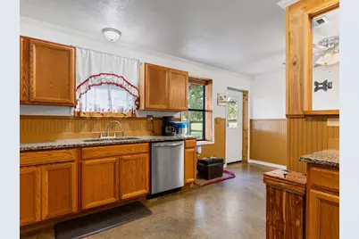 101 Oak Creek Drive, Van Vleck, TX 77482 - Photo 14