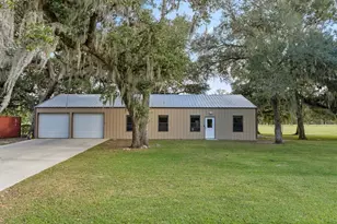 101 Oak Creek Dr, Van Vleck, TX 77482 - Photo 2