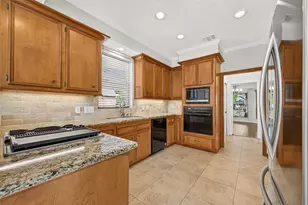 16217 Capri Dr, Jersey Village, TX 77040 - Photo 10