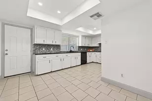 3031 Shawnee Dr, Sugar Land, TX 77479 - Photo 16