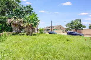 701 39th St, Galveston, TX 77550 - Photo 12