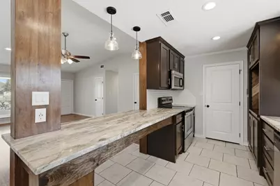 2210 Quail Hollow Drive, Bryan, TX 77802 - Photo 8